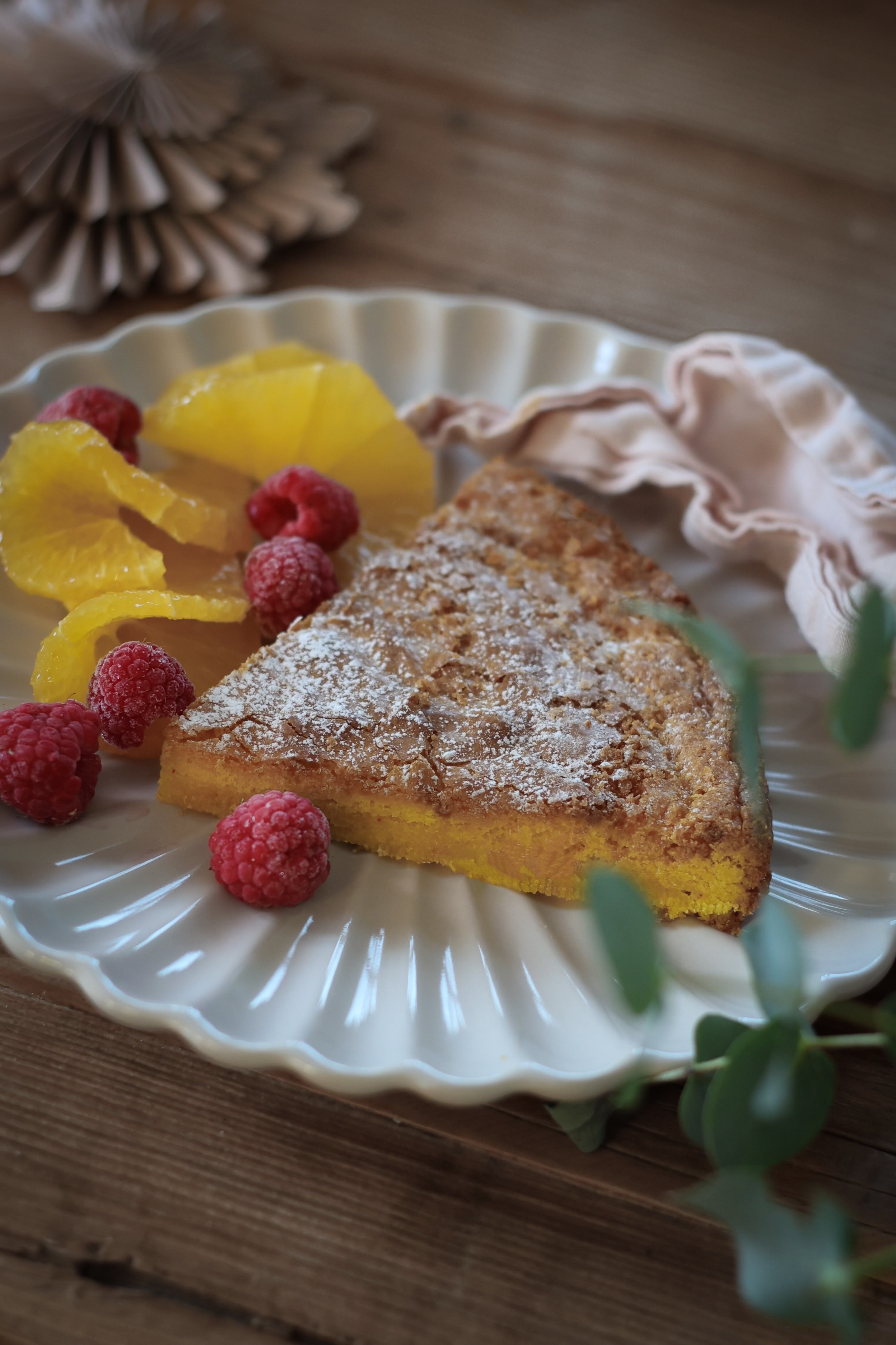 Saffranskladdkaka med vit choklad